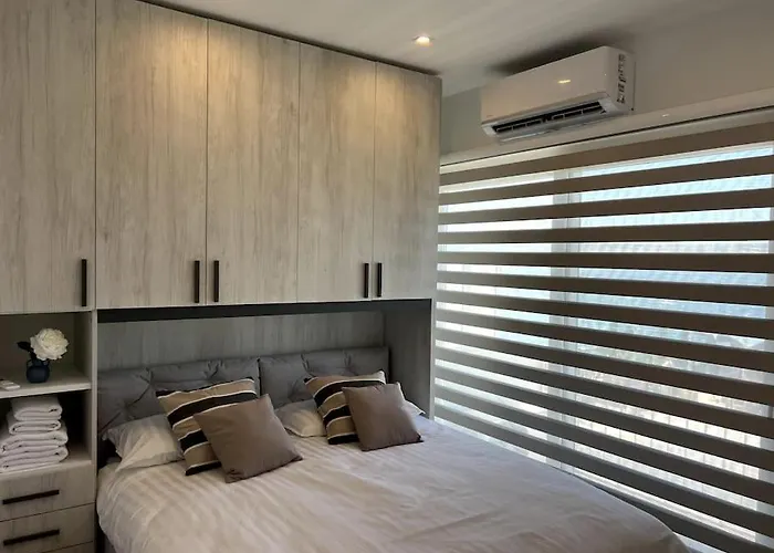 Bugibba Seafront Bliss * St. Paul's Bay